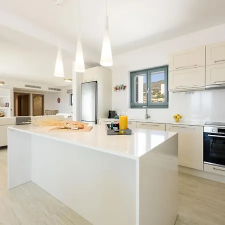 빌라 Complex White And Rocks