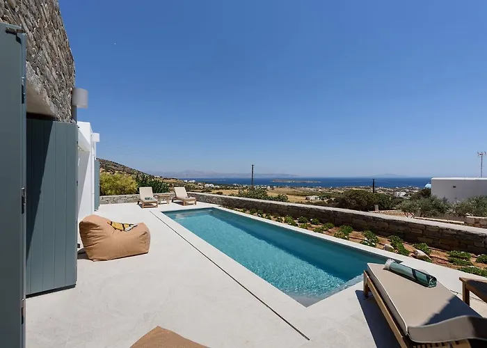 Complex White And Rocks * Πάρος