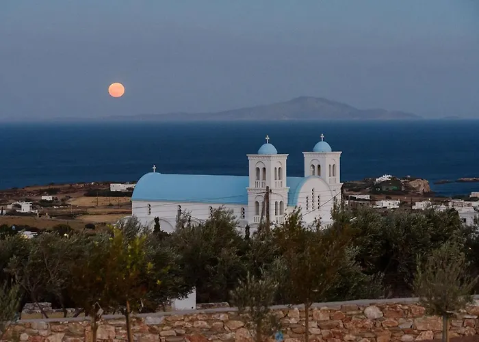 Complex White And Rocks Βίλα