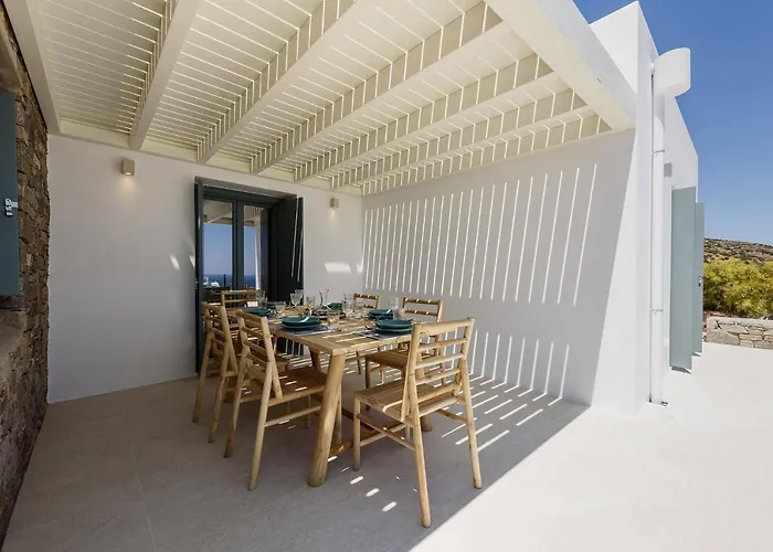 Βίλα Complex White And Rocks *