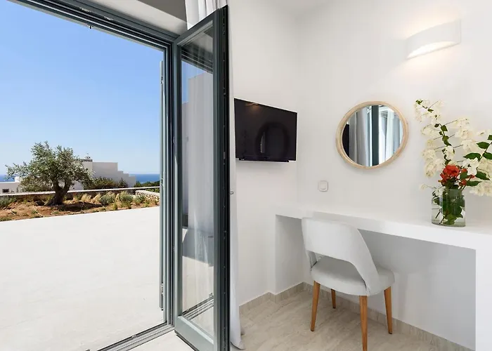 Complex White And Rocks *