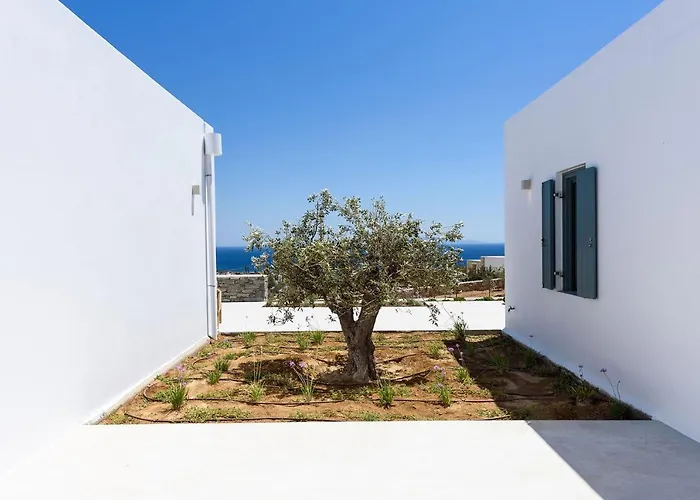 Βίλα Complex White And Rocks