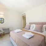 Vila Complex White And Rocks