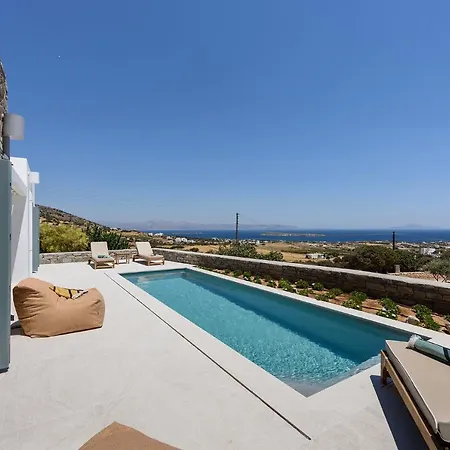 Complex White And Rocks * Πάρος