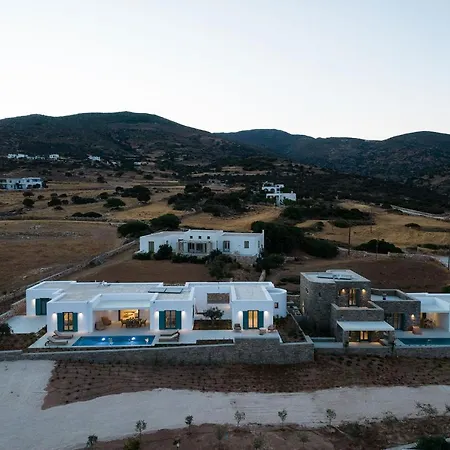 别墅 Complex White And Rocks *