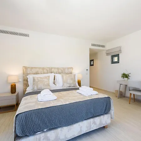 别墅 Complex White And Rocks *