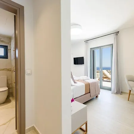 Complex White And Rocks * Πάρος