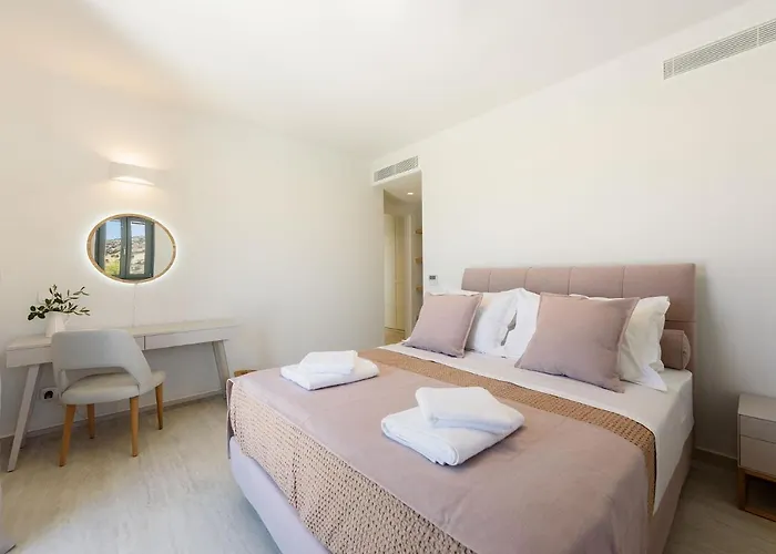 别墅 Complex White And Rocks