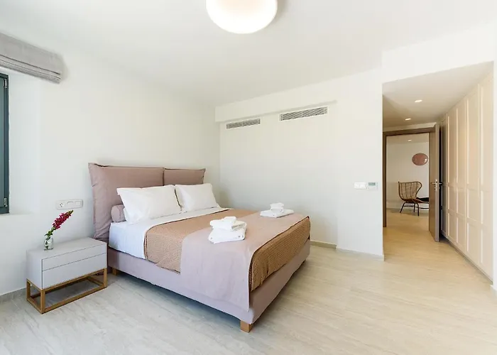 Complex White And Rocks Villa Parikia (Paros)