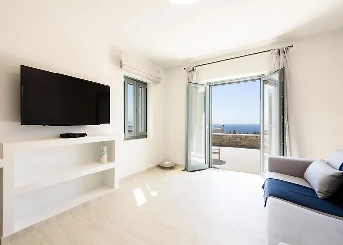 Complex White And Rocks * Parikia (Paros)