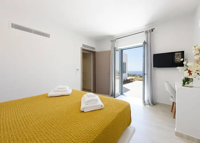 Complex White And Rocks *