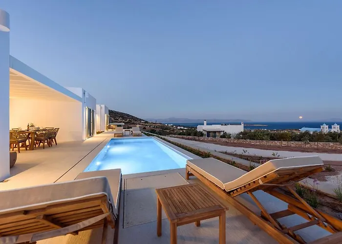 别墅 Complex White And Rocks *